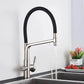 Robinet Cuisine Liora – Laiton Doré avec Flexible en Silicone Noir et Bec Pivotant